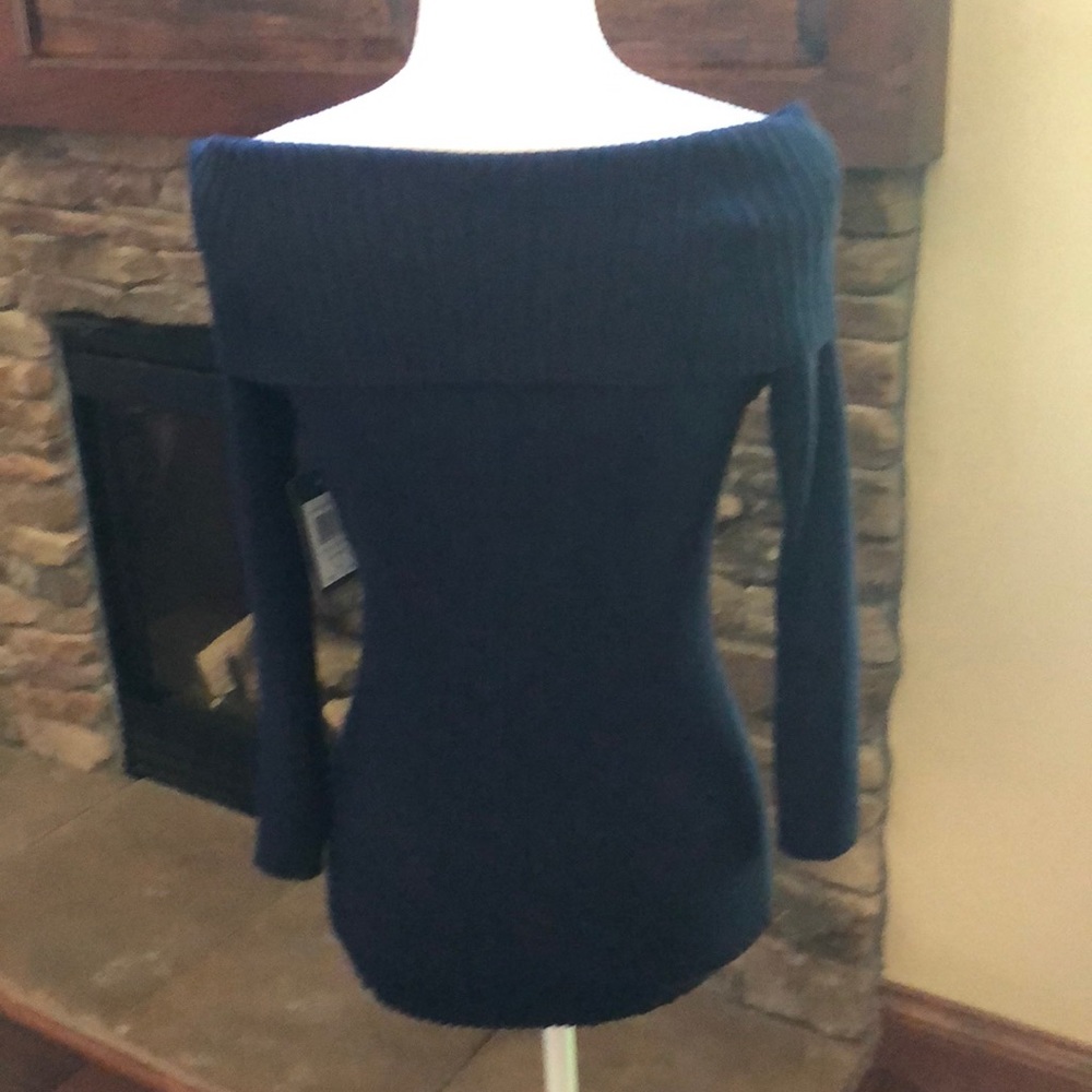 NWT off the shoulder navy sweater size M - Picture 3 of 7